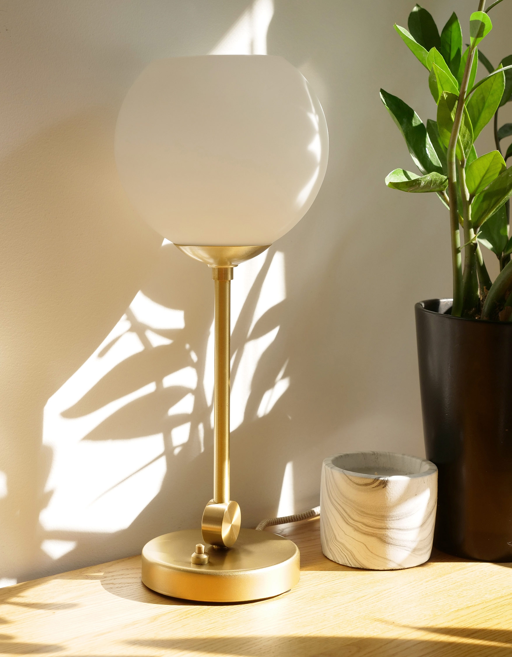 Złota prosta lampka biurkowa KM-B1 - obrazek 2
